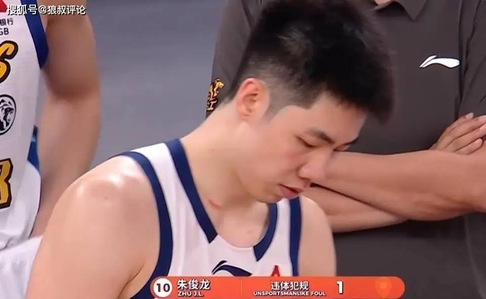 美职篮总决赛4比1淘汰马刺！纽约尼克斯时隔53年再次夺冠！